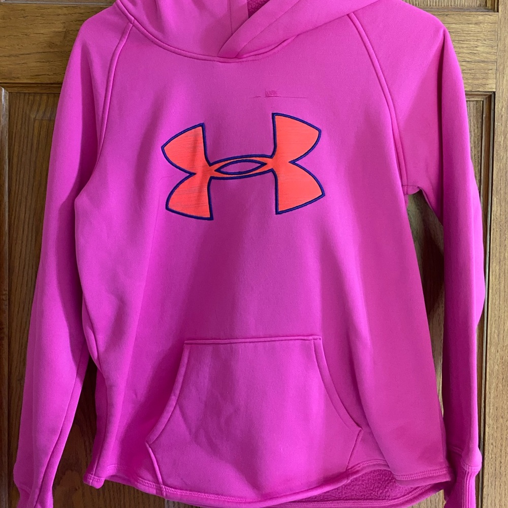 Pink Large under armour sweatshirt